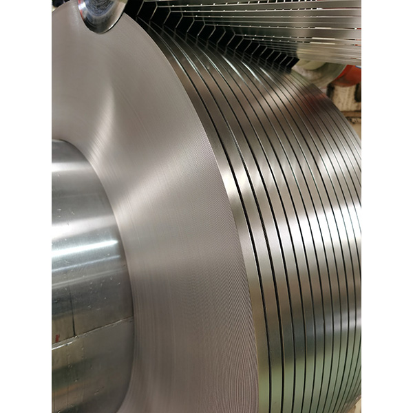 What principles should be followed in the surface treatment of stainless steel foil